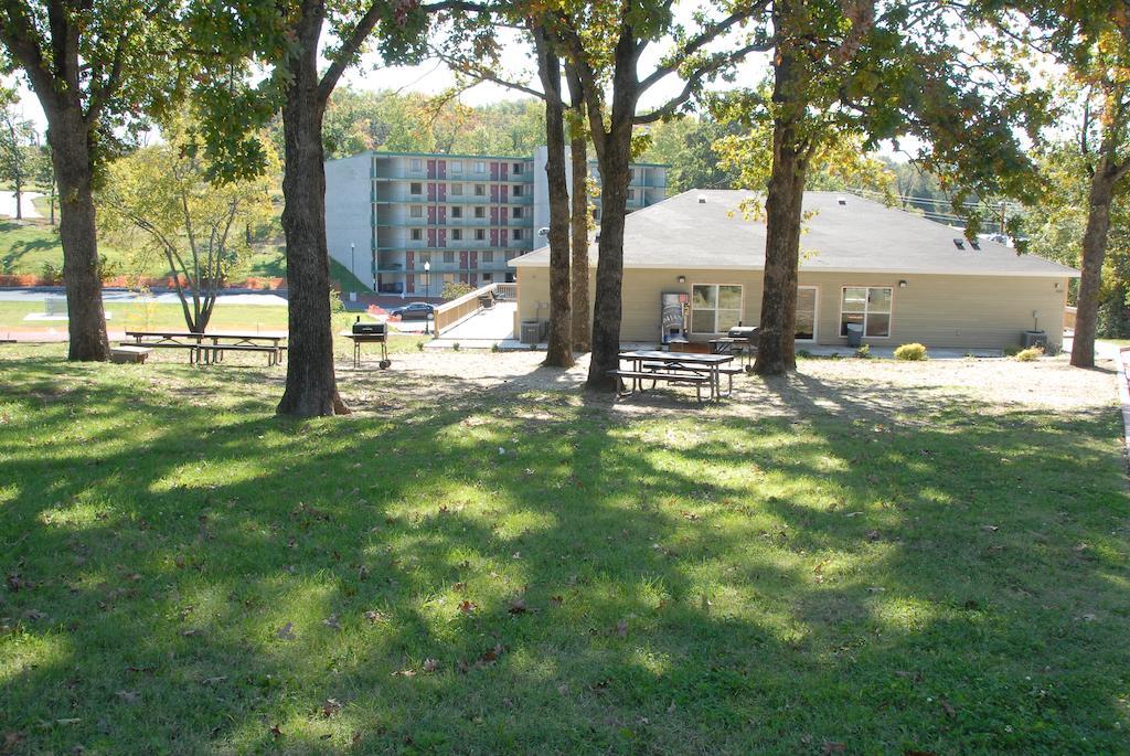 Ramada Branson Hotel And Resort Εξωτερικό φωτογραφία